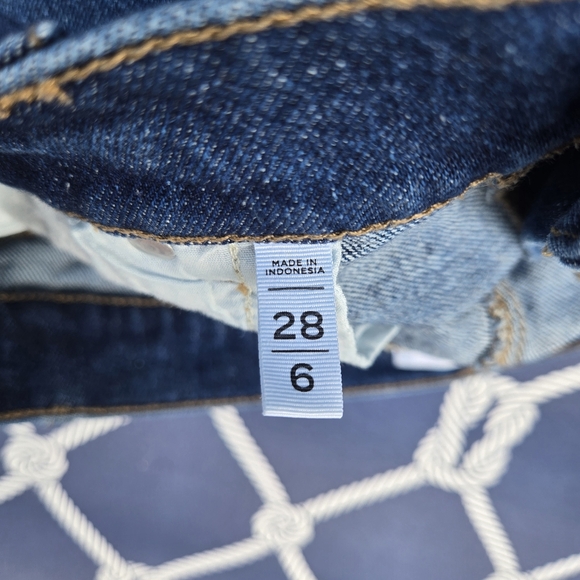 Ann Taylor LOFT Medium Blue Denim Jean Shorts Pockets Frayed Egde Women's 6 / 28 - Picture 5 of 5